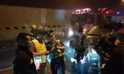 滬昆高速懷化段隧道發(fā)生貨車追尾起火，滯留人員依據(jù)隧道應(yīng)急疏散燈具安全疏散